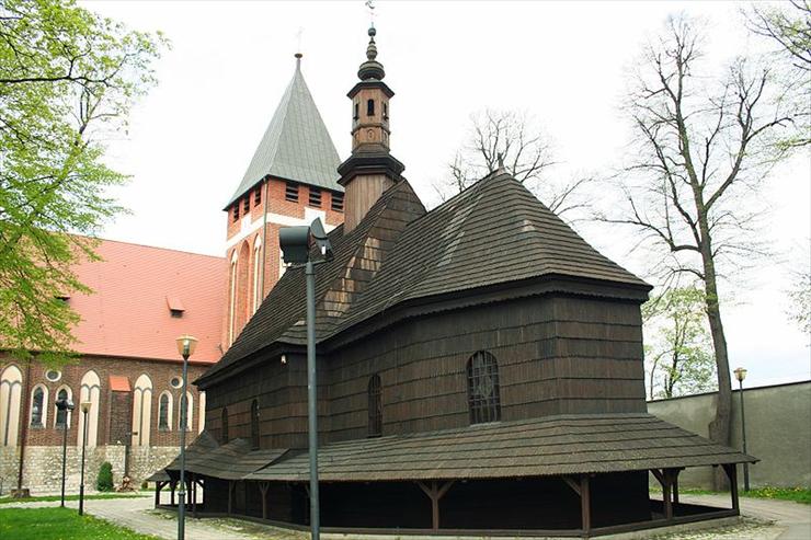 Kościoły drewniane - 800px-Miasteczko_Śląskie_kościół_drewniany_p.jpg